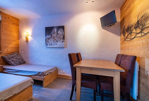 Un studio de 28 m2, très agréable, décoration soignée. Ambiance montagne de...