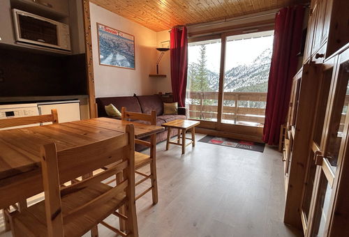 Bright 25 sqm apartment for 4 guests in a quiet residence. South facing...