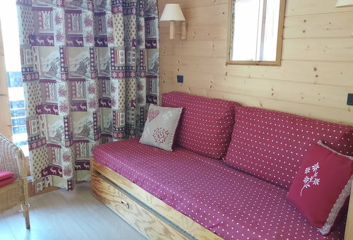 Pleasant studio, renovated and tastefully furnished. Ideal for 2 people....