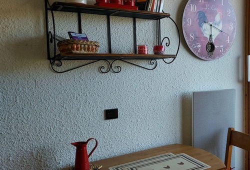 Pleasant studio, renovated and tastefully furnished. Ideal for 2 people....
