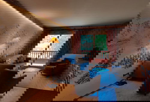 SUPERBE ! Résidence de standing avec PISCINE et SPA ! PIED DE PISTES !...