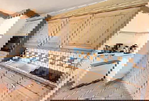 SUPERBE ! Résidence de standing avec PISCINE et SPA ! PIED DE PISTES !...