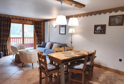 Luxusresidenz mit SWIMMINGPOOL und SPA! AM FUSSE DER PISTEN! Dieses...