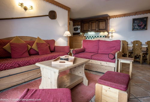 ARCS 1800 – Residence : ROSELEND. Very nice 4 room apartment with a terrace,...