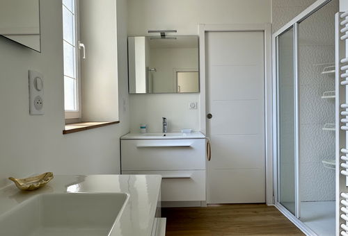 Bel emplacement pour cette villa Quartier Benoit, à moins de 50m de la plage...