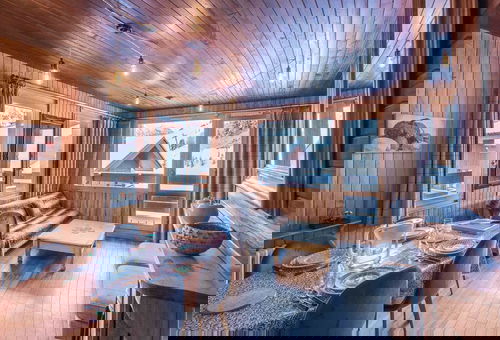 Bright and well fitted-out 3-rooms of 45 sqm. Cosy atmosphere thanks to fancy...