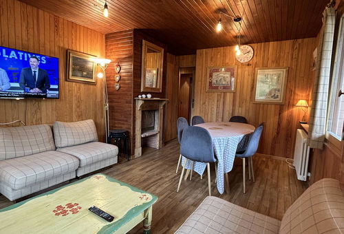Bright and well fitted-out 3-rooms of 45 sqm. Cosy atmosphere thanks to fancy...