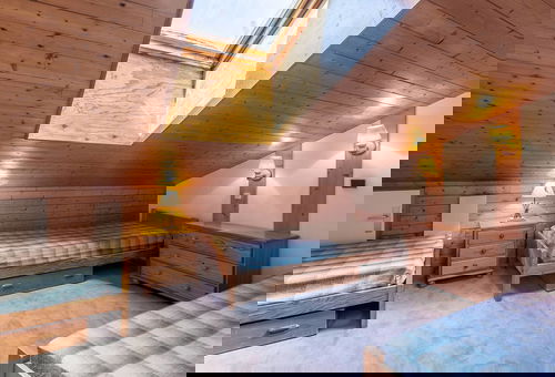 Duplex of 60 sqm ski in/ski out. Bright, functional and well equipped. Warm...