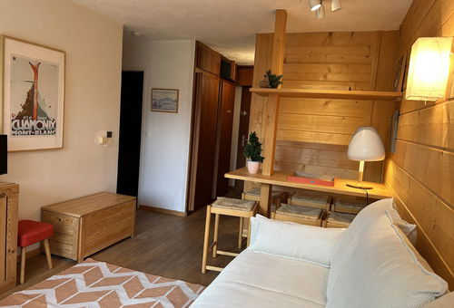 Apartment of 32 sqm bright and well-appointed. South facing balcony with...