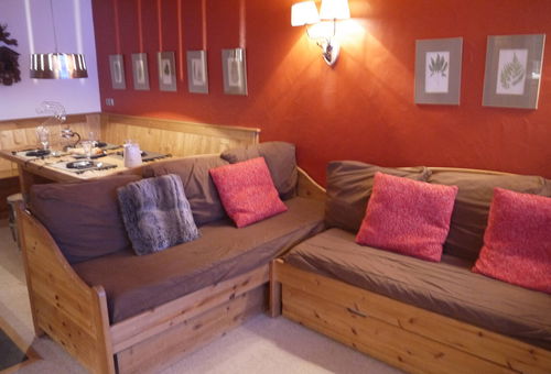Recent 39 sqm apartment, well fitted-out. Harmonious design and finest...
