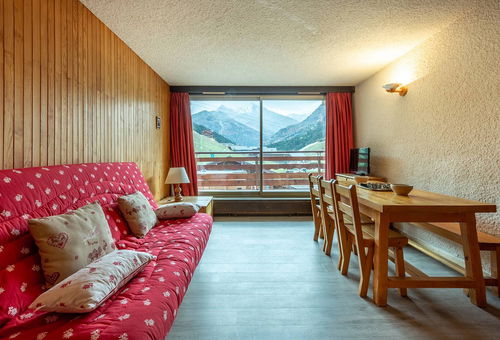 Apartment of 30 sqm well exposed and bright. South facing balcony with a very...