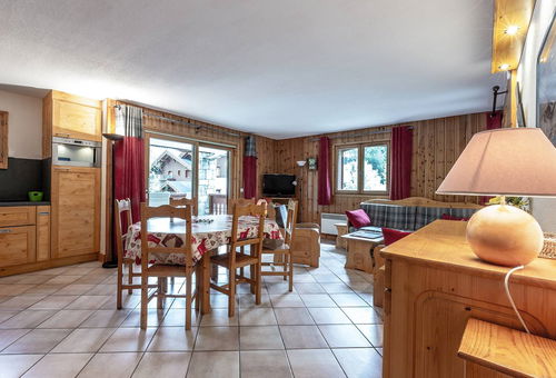 Newly built, this apartment of 62 sqm is spacious and pleasant.
2 balconies...