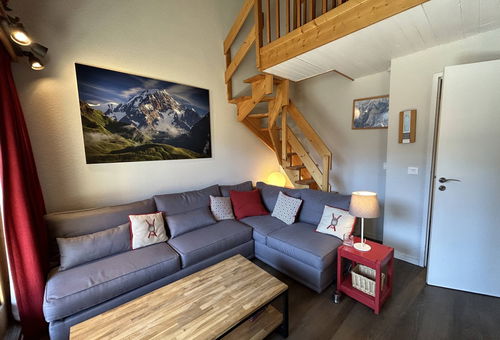 Duplex of 50 sqm ski in/ski out. SOUTH exposure. Private garage.