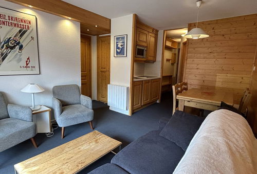 Apartment of 34 sqm.  Very pleasant with matched soft furnishings and well...