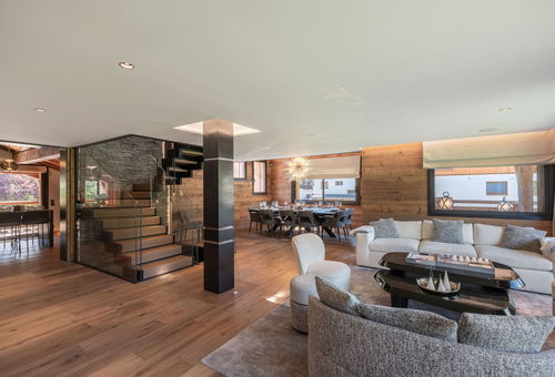 Magnificent chalet with private pool, sauna, fitness room close to the center...