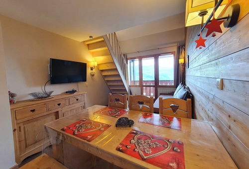 Renovated duplex apartment for 8 people, ideally located close to the...