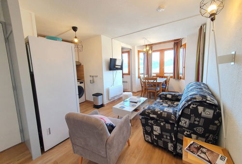 Appartement pour 6 personnes rénové à l'automne 2020 et aménagé avec goût. Il...