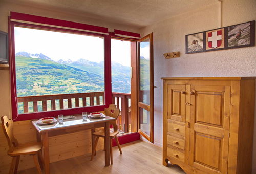 Cozy studio for 2 people in a quiet area overlooking the resort of Les Coches 