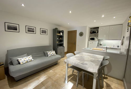 Comfortable and cosy apartment with large balcony. 