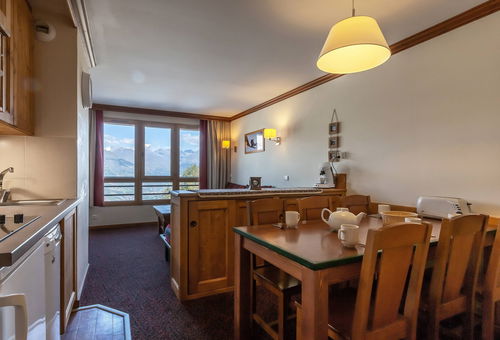 Charming apartment with a parental bedroom extended by a balcony.
