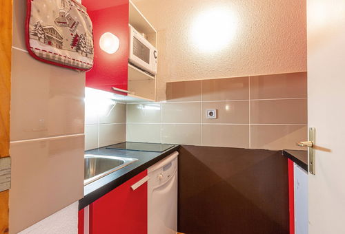 Studio flat with a terrace giving access to an inner courtyard. Recently...