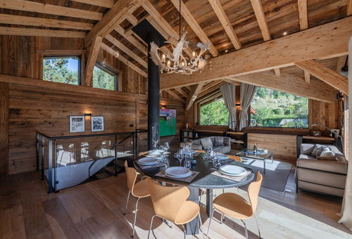 Charming chalet with sauna and jacuzzi, all with a breathtaking view of Mont...