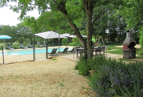 Large gîte for 10 people with swimming pool in the heart of the Périgord...