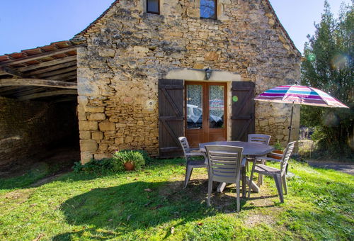Quiet cottage. Very well located in relation to the sites to visit. Close to...