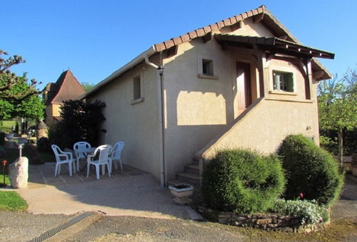 Escape for the holidays to the Le Perron gîte in Le Bugue in the...