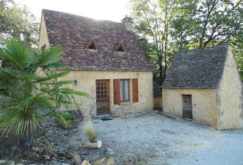 Quiet house in the countryside, a stone&#39;s throw from the town centre of...
