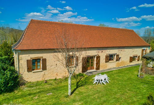 House located in the countryside 100 m from the Vézère with a view of the...