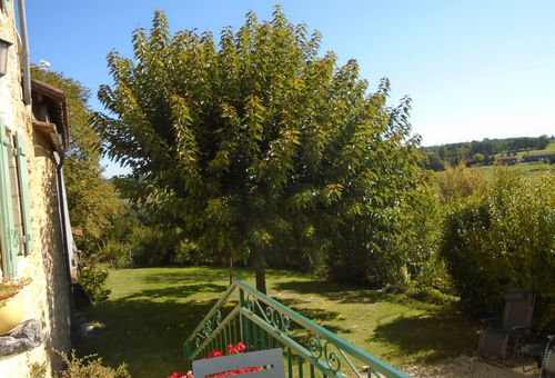 Beautiful garden with views of the surrounding countryside. Both calm and...