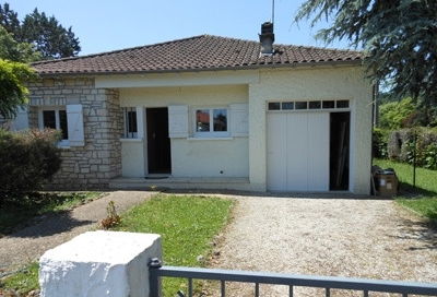 Beautifully decorated and well-appointed cottage in a dead-end street; it is...