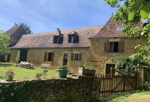 The house is in a very quiet location with a few small paths...