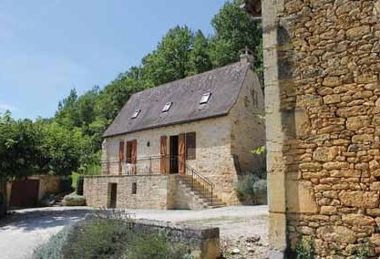 Lots of things to see and discover in the surrounding area. Pleasant cottage...
