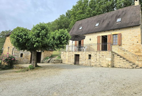 Lots of things to see and discover in the surrounding area. Pleasant cottage...