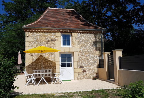 Come and recharge your batteries as a couple at La Petite Maison located in...