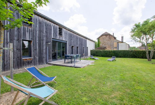 An unusual and authentic break on the edge of the Purple and Black Périgord....