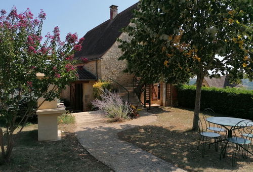 Lots of charm and a very beautiful swimming pool to recharge your batteries...