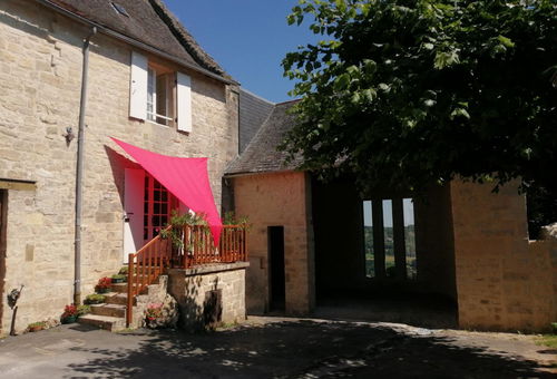 Gîte situé au cœur de Saint Robert et au  sud-ouest de la Corrèze entre...