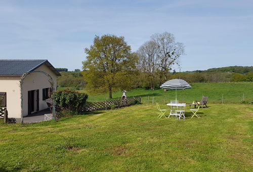 Tourist tax: €0.70/day/adult Independent gîte, easy to access, at the...