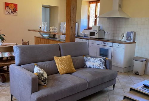 LOW SEASON HEATING PACKAGE: €60/WEEK AND €50 FOR WEEKENDS In a...