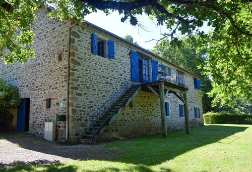  Renovated barn comprising 3 gîtes on the edge of Lake Valette &quot;&quot;