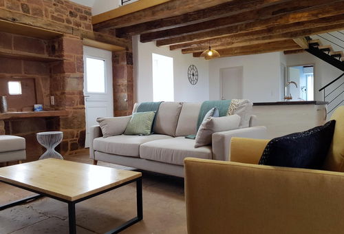 Charming stone house with lots of character, refined and elegant in...