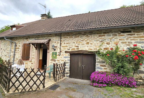 2 bedrooms (1 bed 90, 2 beds 140), namely there are 3 steps to access the...