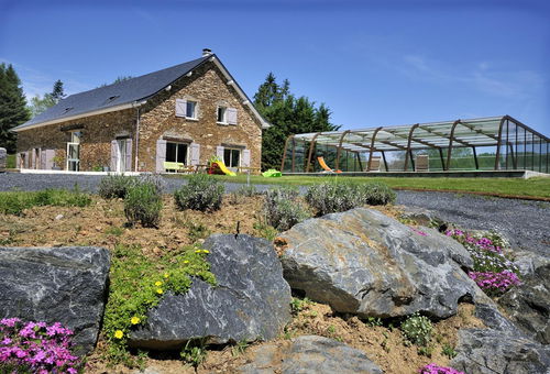 Living room (55 m2), kitchen (63 m2), 9 bedrooms (2 beds 160x200, 3 beds...
