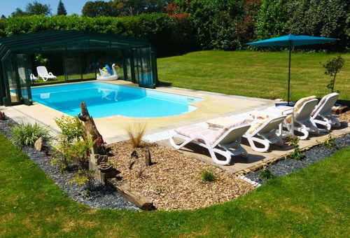 The Gîte is composed of: Upstairs: 1 living room with corner sofa, books,...