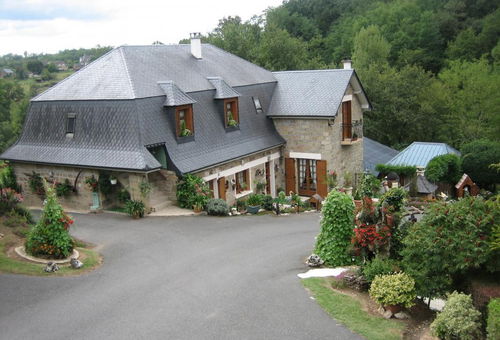 On the 1st floor of the owners&#39; house with a separate entrance,...