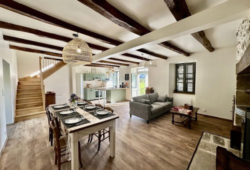 En plein cœur de la Xaintrie, gîte joliment restauré avec accès direct à la...