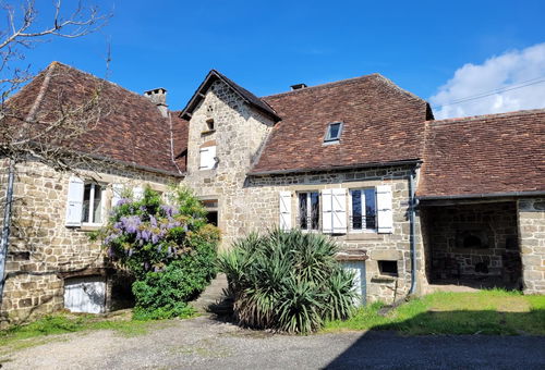 The Gîte is composed of: A large fitted and equipped kitchen, a beautiful...